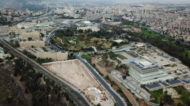 Luftaufnahme-der-Innenstadt-von-Jerusalem-und-der-Knesset-(Israels-Parlament)