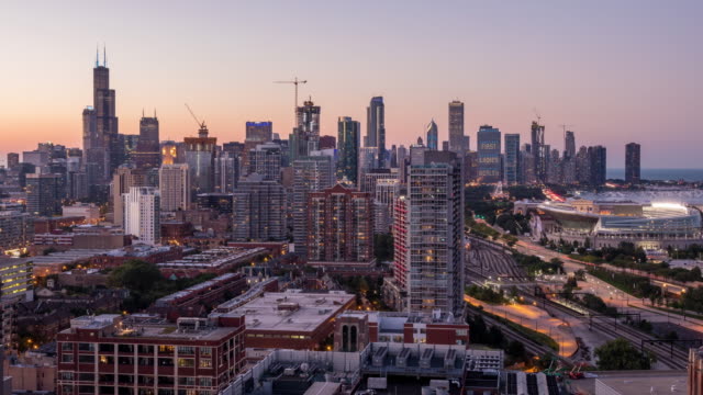 Chicago-City-Skyline-von-Tag-zu-Nacht-Sonnenuntergang-Timelapse