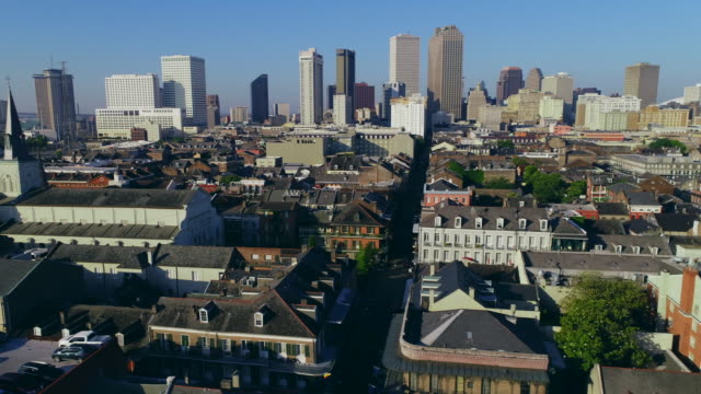 New-Orleans-aerial-Skyline-Stadtbild