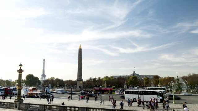 París,-Francia---15-de-noviembre-de-2014:-Timelapse-de-lugar-Concorde-en-París,-Francia