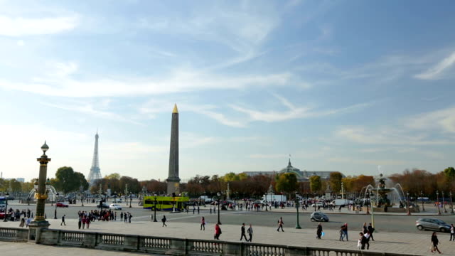 Paris,-France---November-11,-2014:-Two-establishing-shots-of-Place-Concorde-in-Paris-France.