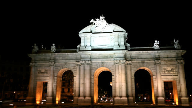 Puerta-de-alcalá-en-Madrid