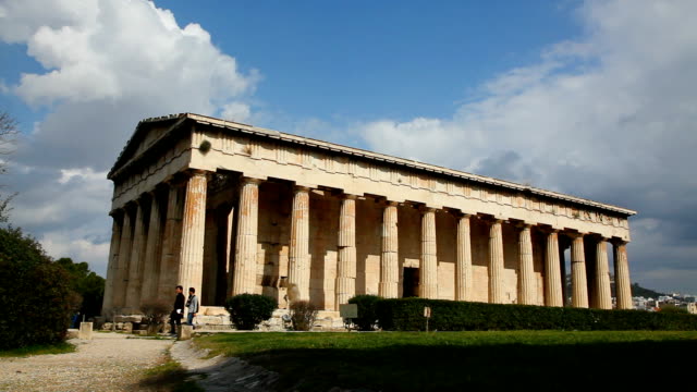 Temple-of-Hephaestus-in-Athens,-Greece-on-a-sunny-day