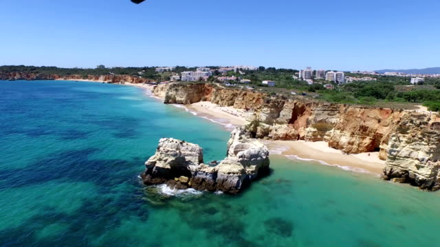 Aérea-de-Praia-da-Rocha-del-Algarve-en-Portugal