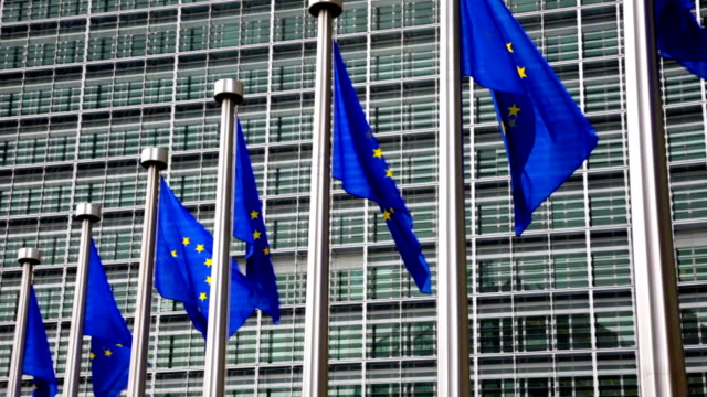 Bandera-de-la-Unión-Europea-en-el-viento-fluttering