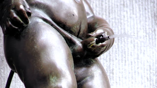 Close-Up-from-Manneken-Pis-statue