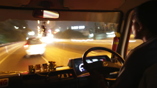 Calcuta-Taxi-la-noche,-lapso-de-tiempo-7