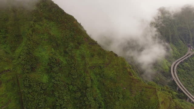 Aerial-Oahu-Trail-Haiku-Stairs