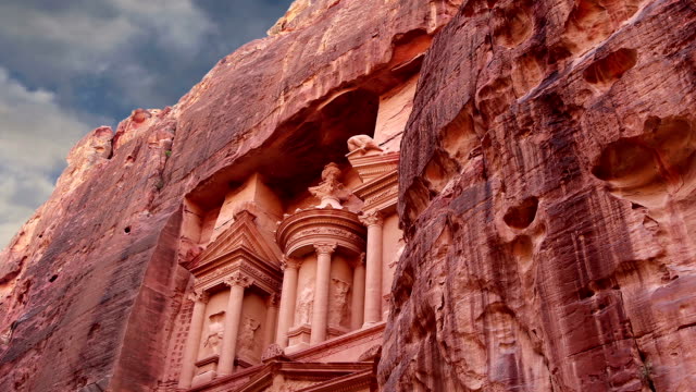 Petra,-Jordania,-Oriente-Medio---es-un-símbolo-de-Jordania,-así-como-de-Jordania-más-visitado-atractivo-turístico.