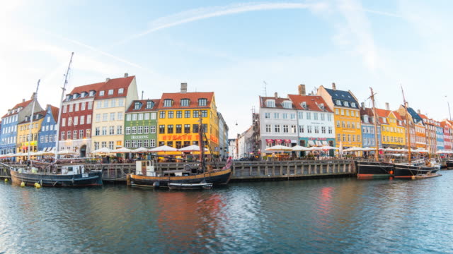 Time-lapse-video-of-Nyhavn-waterfront,-canal-and-entertainment-district-in-Copenhagen,-Denmark.