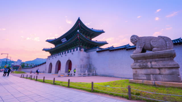 Zeitraffer-Korea,-Sonnenuntergang-des-Gyeongbokgung-Palast-in-Seoul,-Südkorea.
