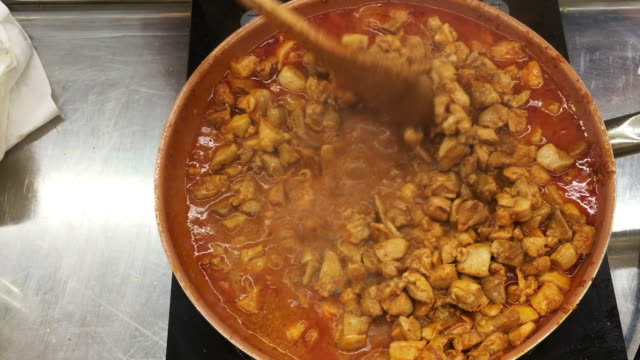 Mexikanisches-Huhn-Taco-Fleisch-in-einer-Pfanne-Kochen
