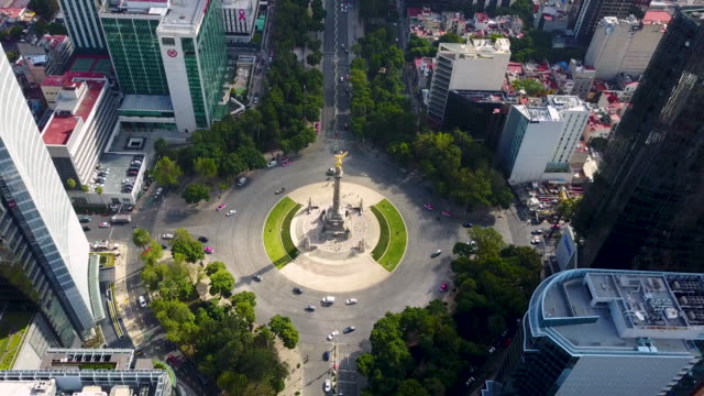 Ángel-de-la-independencia-en-el-aérea-de-la-ciudad-de-México