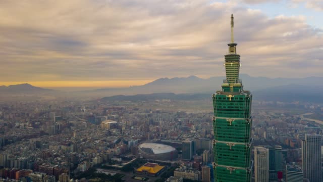 nublado-atardecer-taipei-ciudad-famosa-superior-de-la-torre-antena-paisaje-panorama-4k-Taiwán