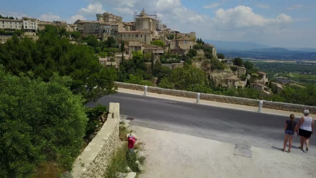 Panorama-of-the-Gordes-in-the-Vaucluse-departement,-France.-4K,-UHD