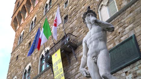 Piazza-della-Signoria,-Florence,-Tuscany,-Italy.-View-of-the-Replica-Of-Statue-of-David