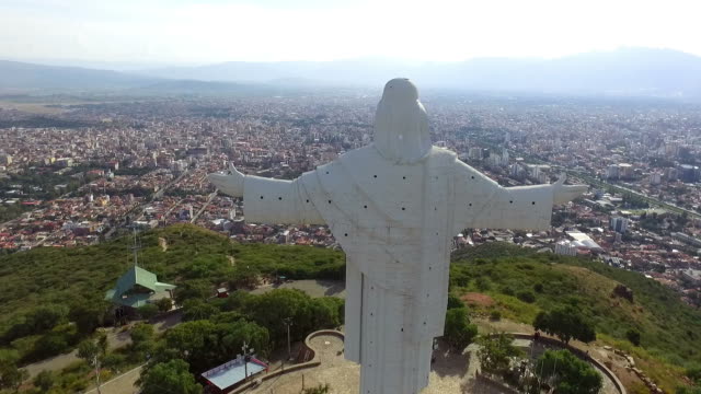 Cristo-de-la-Concordia-punto-turístico-destino-vista-aérea-Drone