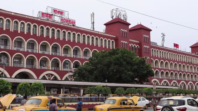 Howrah-station-,-Kolkata,-India