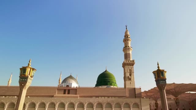 Imágenes-de-clips-del-edificio-exterior-de-la-Mezquita-de-Nabawi-en-Medina-(Madinah)