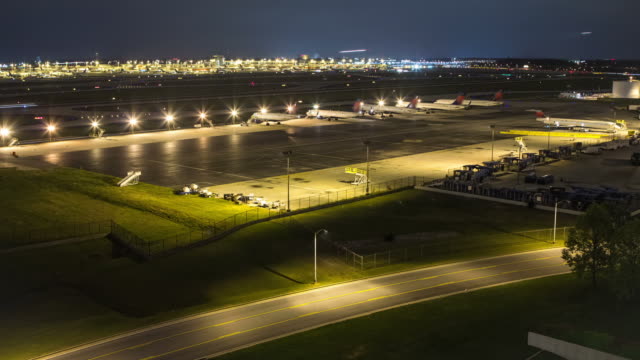 Airplane-Time-Lapse-Airport