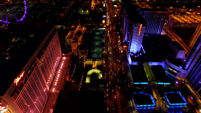 Las-Vegas-Strip-bei-Nacht-Aerial-Stadtansicht