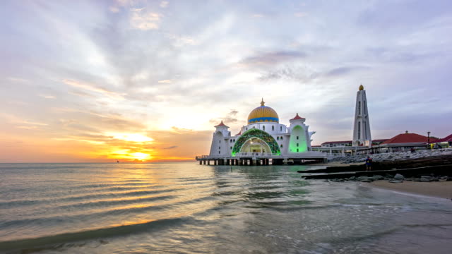 Time-lapse.-Sunset-at-Floating-Mosque,-Straits-of-Malacca