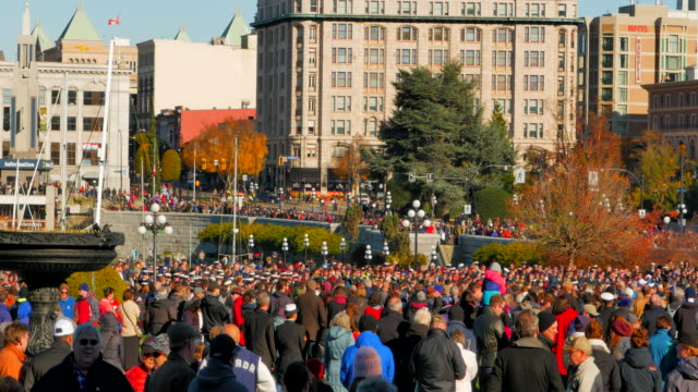 4K-Pan-Shot-of-Remembrance-Day-Memorial-Service-in-front-of-Cenotaph