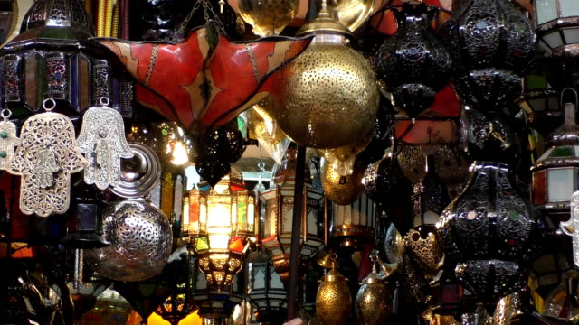 Marokkanische-Lampen-auf-dem-Markt