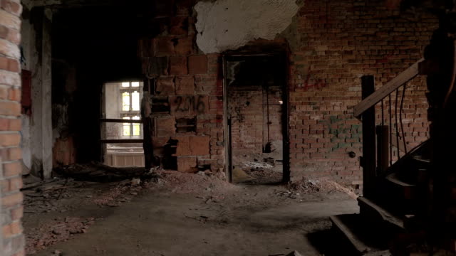 FPV:-Walking-across-the-rooms-and-exploring-creepy-abandoned-house-in-ruins