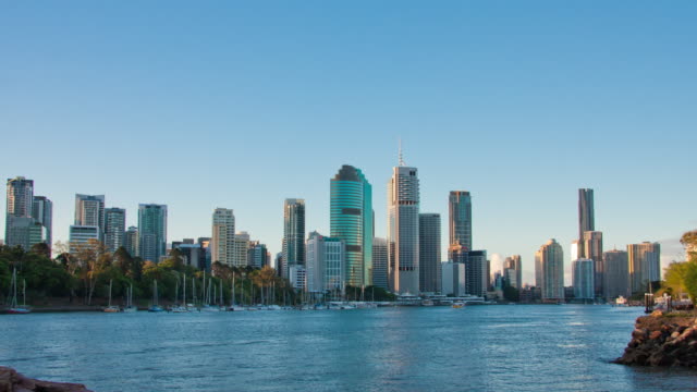 Brisbane-cityscape-daytime-motion-timelapse-4K