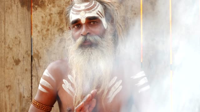 Retrato-de-un-santo-Sadhu-India