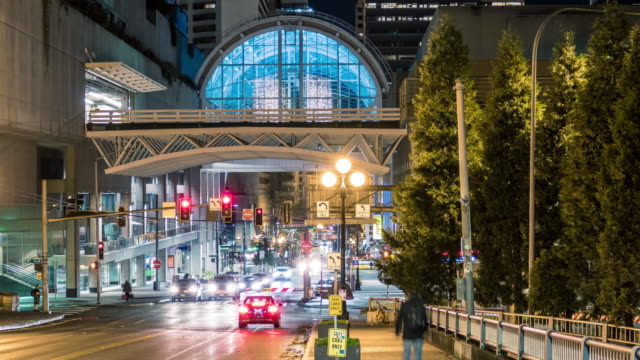 Seattle-Convention-Center-Nacht-Zeitraffer-rotierenden-Stadtstraßen