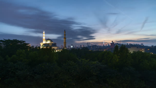 Sonnenaufgang-am-Eidgenössischen-Moschee,-Kuala-Lumpur