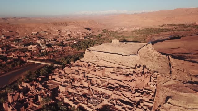 Luftbild-auf-Kasbah-Ait-Ben-Haddou-in-Marokko