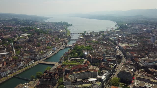 Schweiz-Zürich-am-Fluss-See-Stadtbild-aerial-Panorama-4k