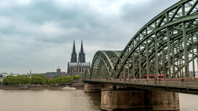 Cologne-Germany-time-lapse-4K,-city-skyline-timelapse-at-Cologne-Cathedral-(Cologne-Dom)