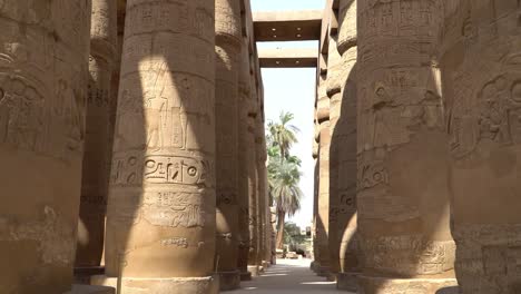 Karnak-Temple-in-Luxor,-Egypt.-The-Karnak-Temple-Complex,-commonly-known-as-Karnak,-comprises-a-vast-mix-of-decayed-temples,-chapels,-pylons,-and-other-buildings-in-Egypt.