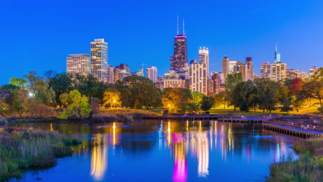 Chicago,-Illinois,-USA-Downtown-Skyline