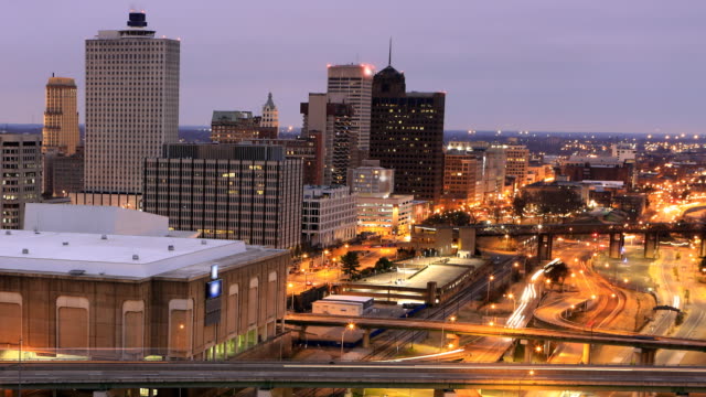 Tag-zu-Nacht-Zeitlupe-von-Memphis,-Tennessee-Skyline