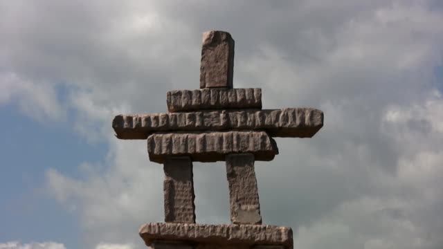 Inuit-Steindenkmal.