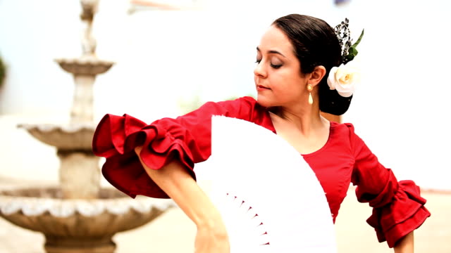 Españolas-tradicionales-Flamenco