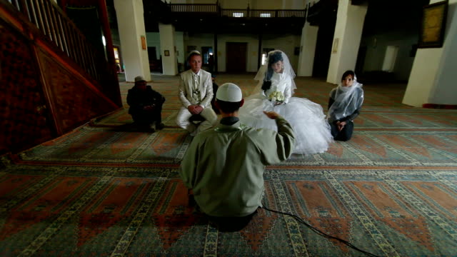 Hochzeitszeremonie-auf-der-Krim-Tatars-Bei-Moschee