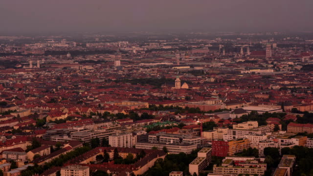 Munich-old-city-skyline-day-to-night-time-lapse