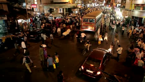 Indians-on-the-streets-of-Mumbai,-India.