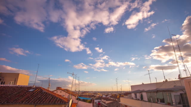 Madrid-sonniger-Tag-Dach-Stadt-Panorama-\"-4-k-Zeitraffer-Spanien