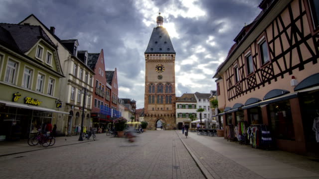 Timelapse-/-Hyperlapse-of-beautiful-ancient-tower