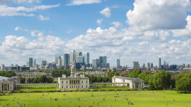 Greenwich-and-Canary-Wharf-view-from-Observatory-hill