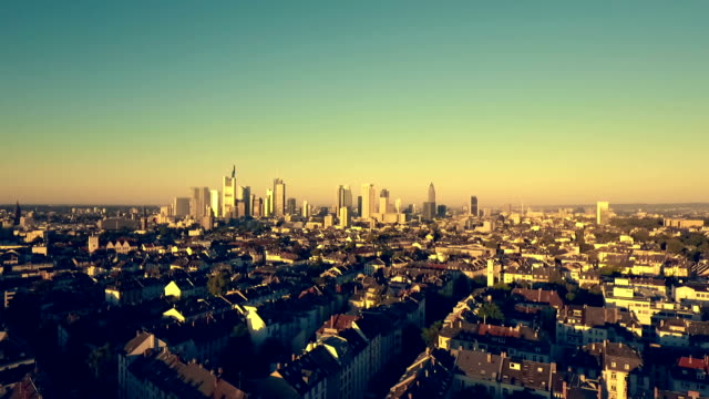 Frankfurt-Deutschland-Innenstadt-Skyline-im-Morgengrauen