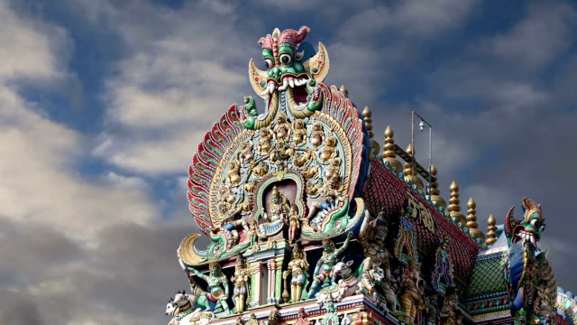 Meenakshi-hindu-temple-in-Madurai,-Tamil-Nadu,-South-India