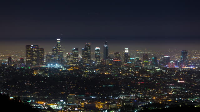 Die-Innenstadt-von-Los-Angeles-Skyline-Nacht-Zeitraffer